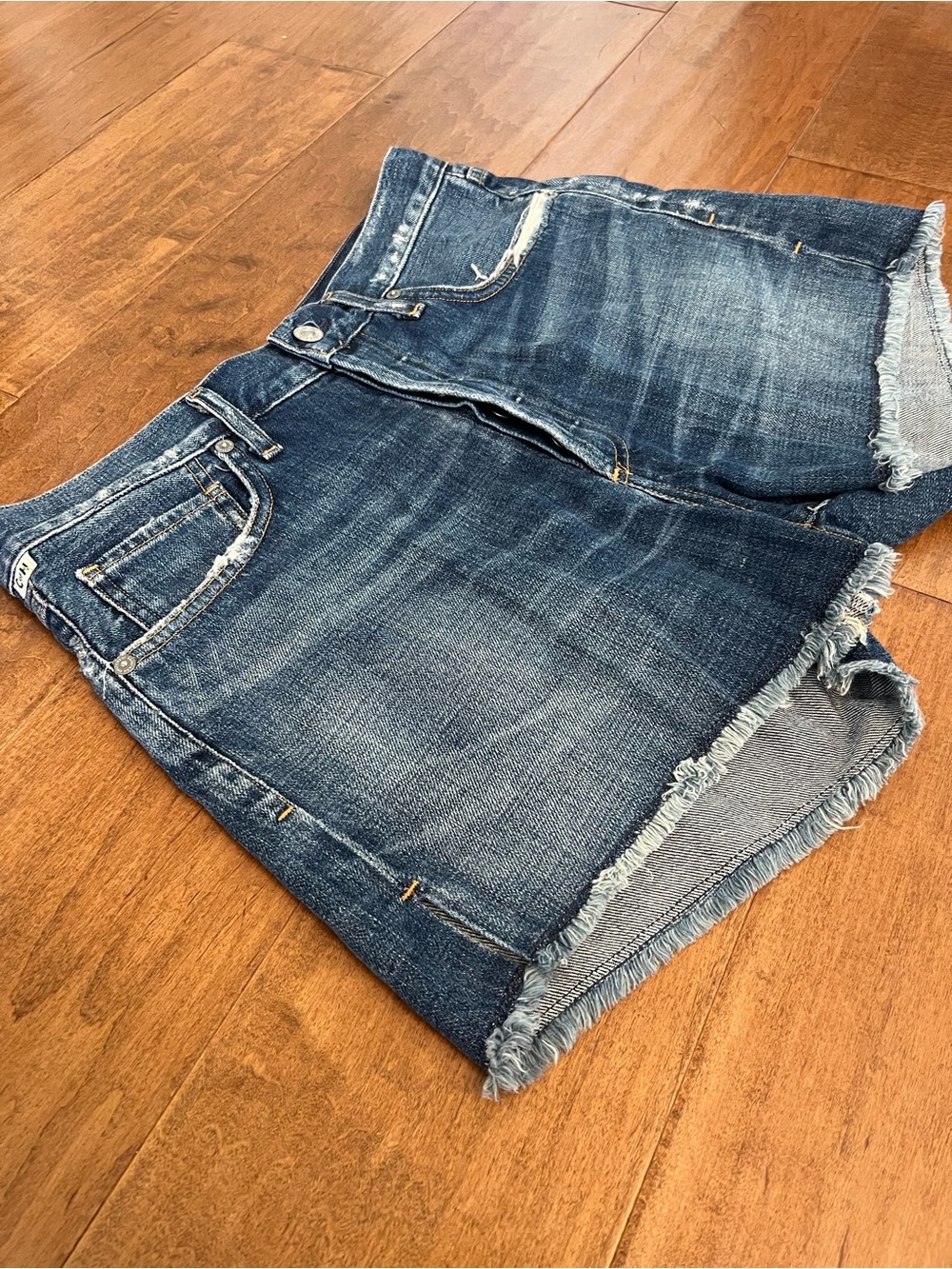 Citizens of Humanity Aiyx Classic High Rise Jean Short - Size 29 (EUC)